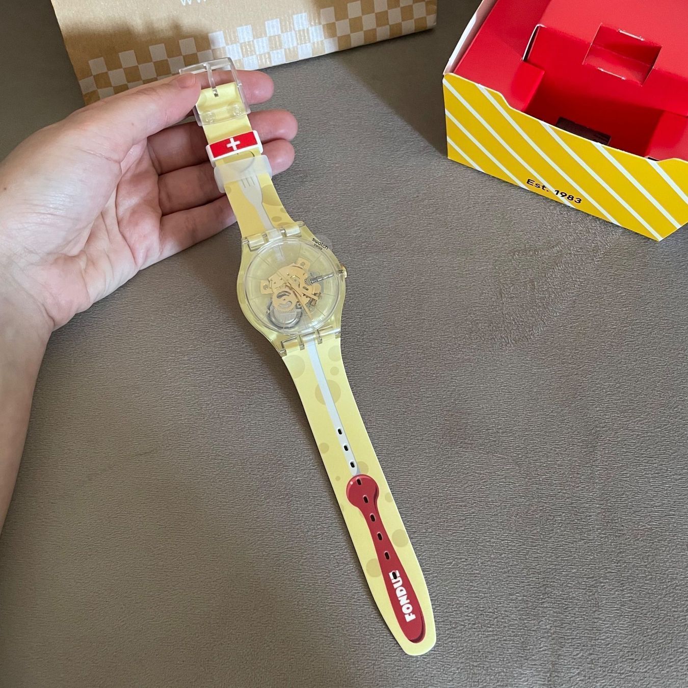 Swatch Montres: Uhr Swatch x You "Fondue" – Neuf avec emballage d'origine à Grenchen par iagiag 2