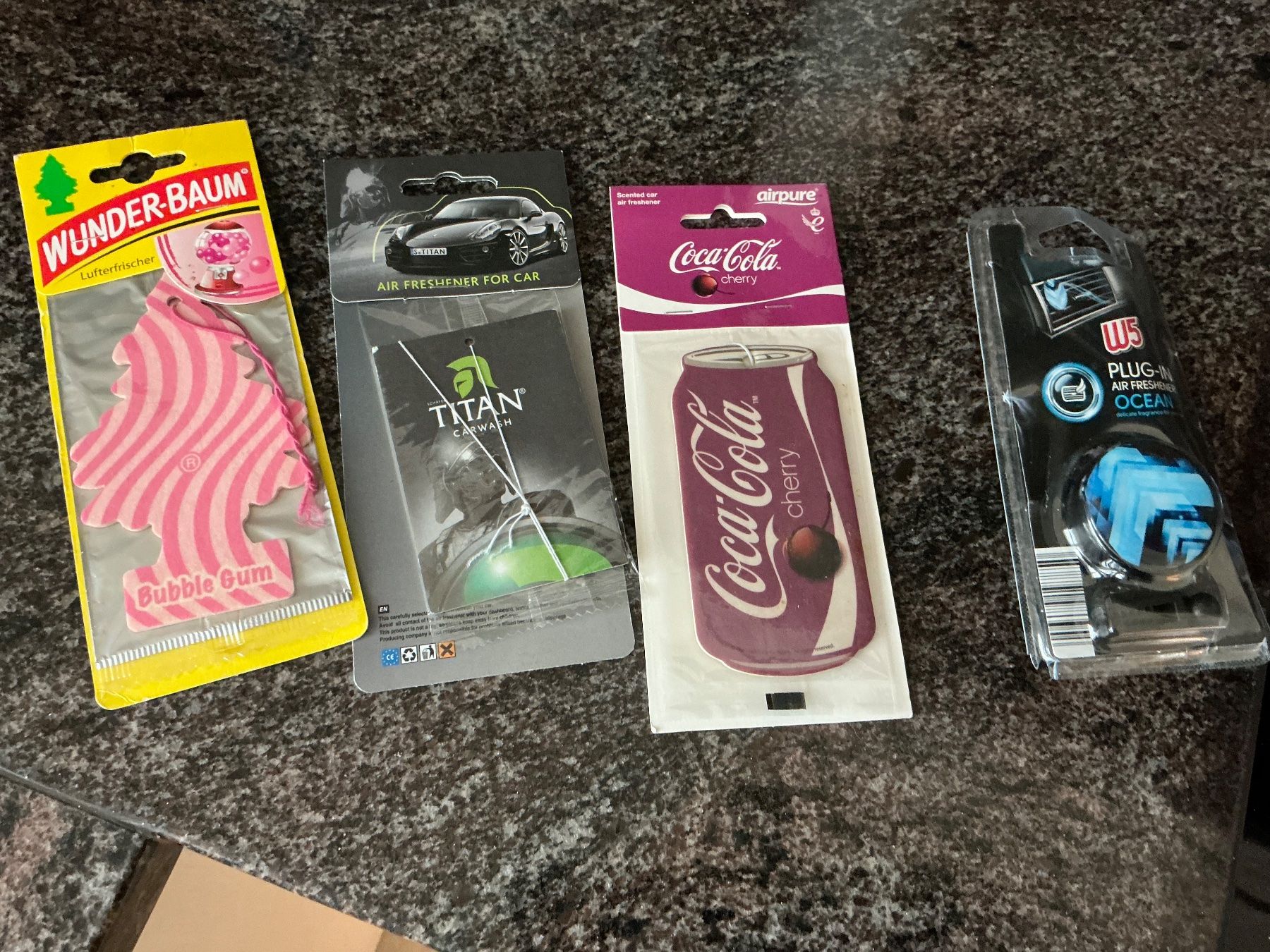 Spray per ambienti: 4x Auto Lufterfrischer: Wunderbaum, Coca Cola, Titan, W5 – Nuovo e nell'imballaggio originale da Würenlos venduto da sweety5436