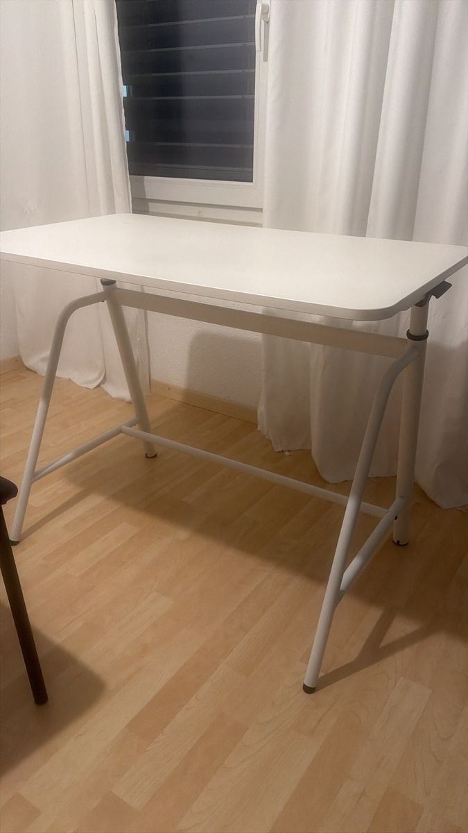 Bureaux: Adjustable height desk (100x60) – D'occasion à Zürich par dav_t9cb