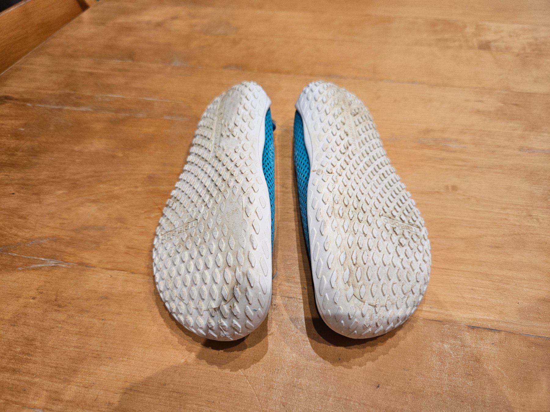 Decathlon Scarpe per ragazzi: Badeschuhe Grösse 30-31 – Usato da Marthalen venduto da Himbeersugus 1