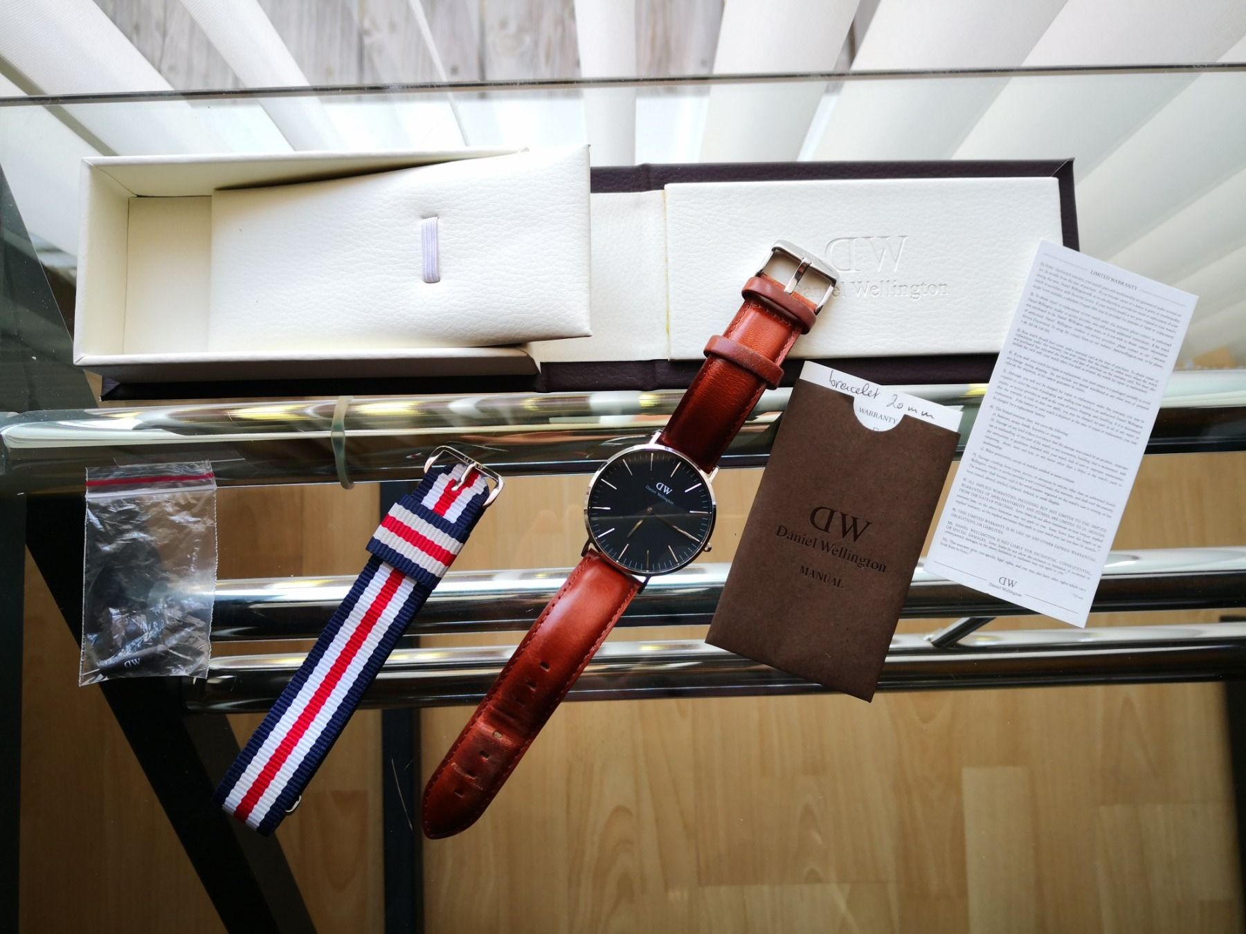 Daniel Wellington Montres: Montre Daniel Wellington Classic 40mm – D'occasion à Engollon par Winters91