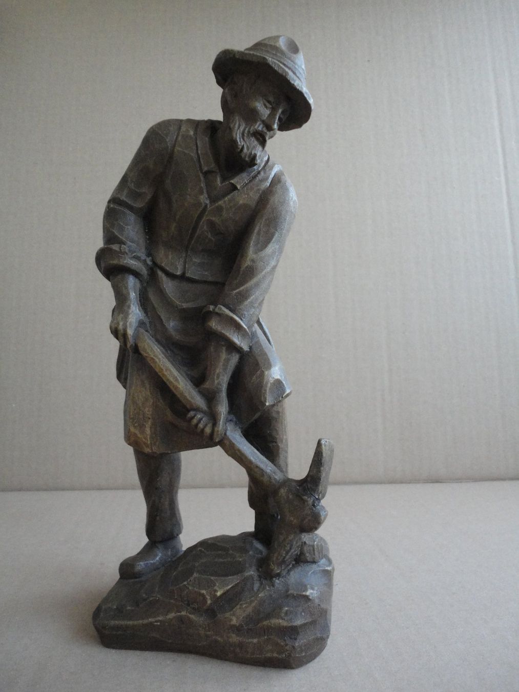 Figuren: Holzfigur - Arbeiter mit Pickel – Gebraucht aus zürich von parts5060