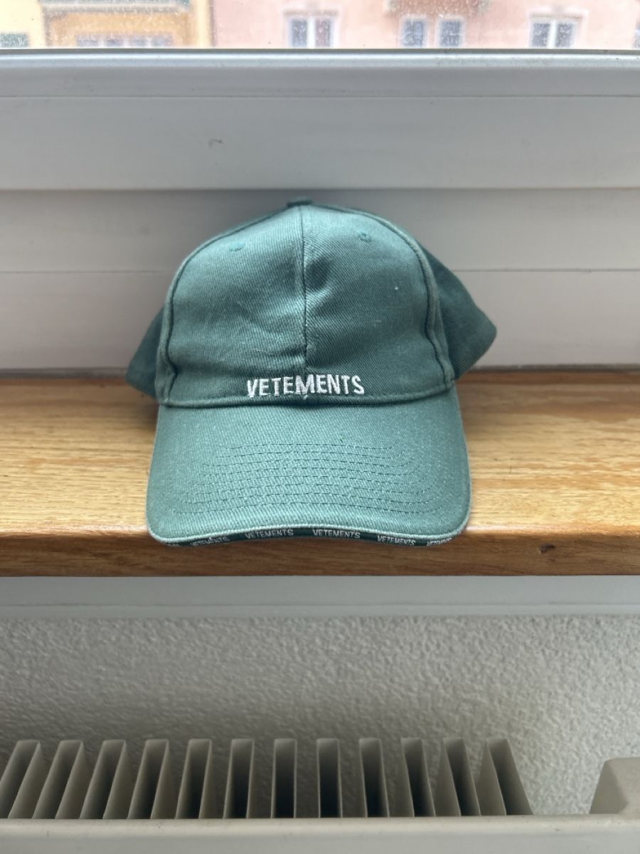 Hüte, Mützen & Caps: Vetements cap – Gebraucht aus Zürich von redcoatcuntmovie