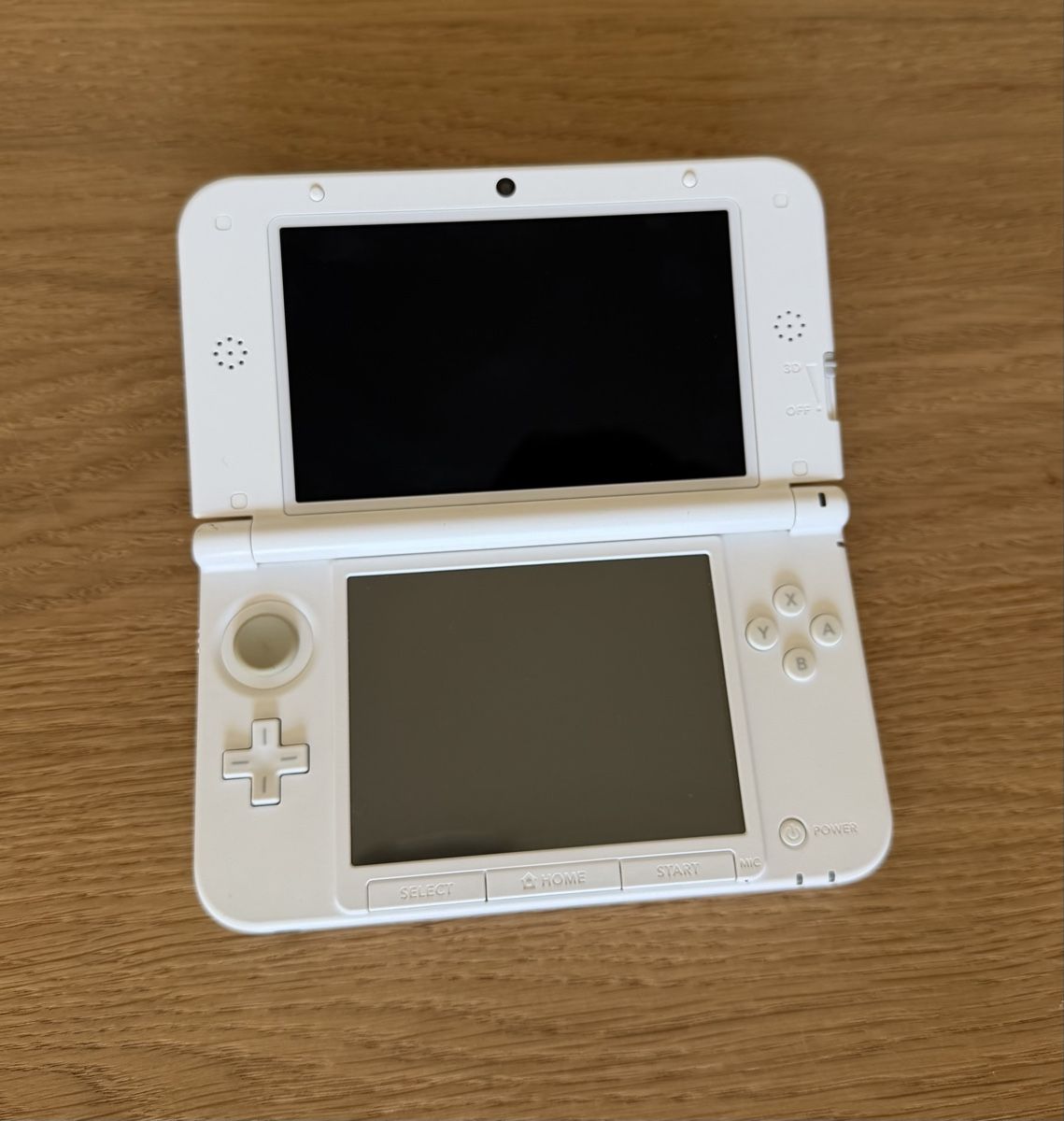 Nintendo Console: Nintendo 3DS XL Weiss ink Ladekabel  – Usato da Füllinsdorf venduto da hae_gt9l 2