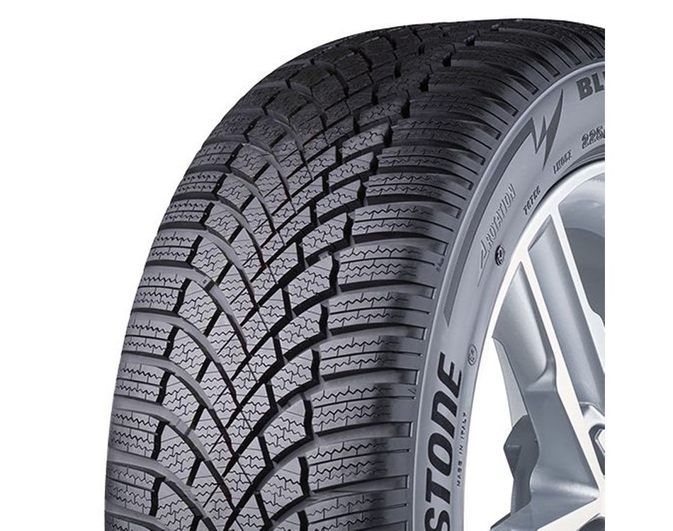 Zwei NEUE Bridgestone LM005 215/45R18 2154518 | Kaufen auf Ricardo