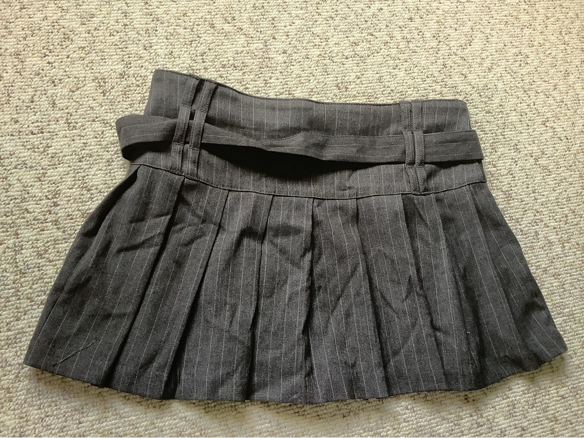 H&M Kleider & Röcke: Minirock grau Grösse 146 – Gebraucht aus Thun von Skipper 2