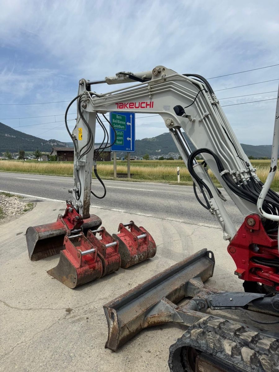 Takeuchi Excavateurs: Bagger Takeuchi TB 240  – D'occasion à Niederbipp par baggerch 3