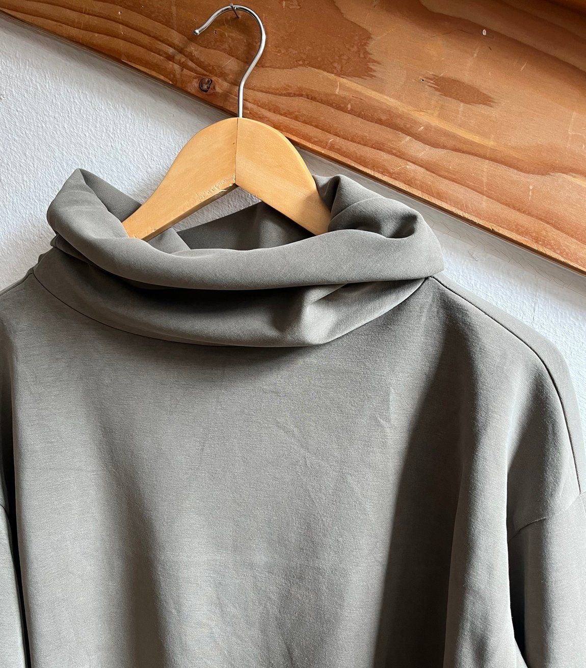 Opus Top: Sweat Opus à col haut – Usato da Hauterive NE venduto da romyberbe 2