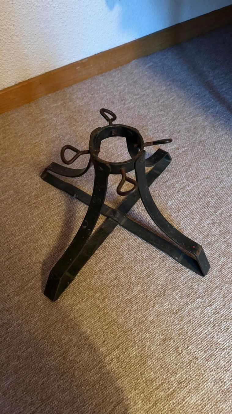 Basi per albero di Natale: Vintage Christbaumständer Metall – Usato da Henggart venduto da hen_9f22