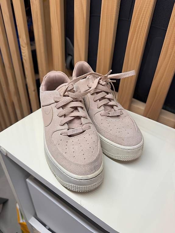 Scarpe da donna: Nike Schuhe  – Usato da Rotkreuz venduto da LoriLori 1