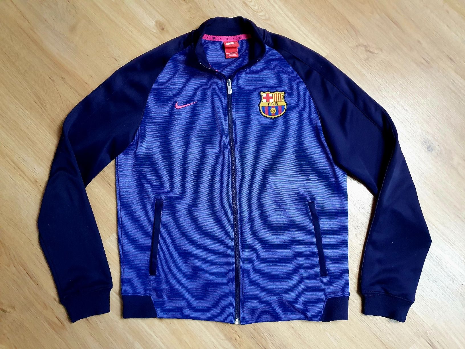 Nike Giacche: BARCELONA JACKE GRÖSSE L VESTE – Nuovo (secondo la descrizione) da St. Gallen venduto da CaliSunshine