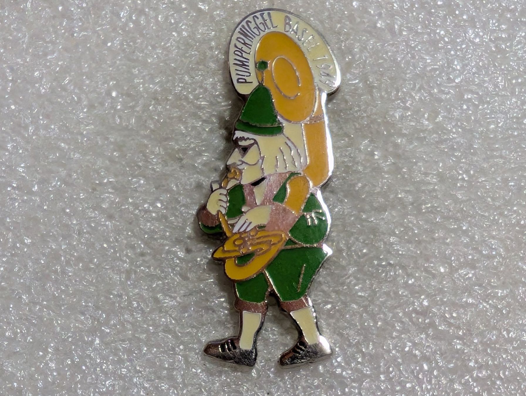 Plaketten & Abzeichen: Ansteckpin 243: – Gebraucht aus Oppligen von Pin-Fall-Shop
