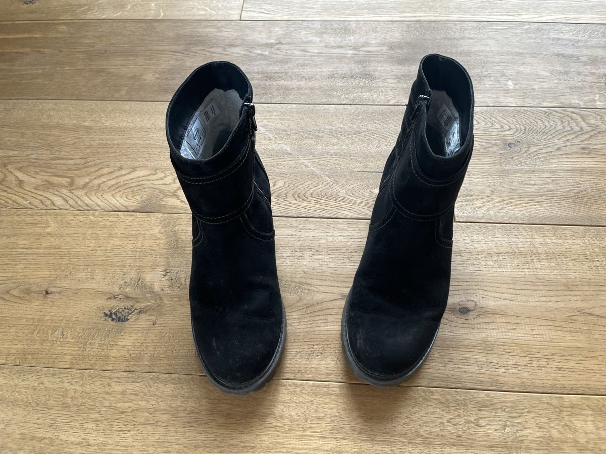 Graceland Scarpe da donna: Graceland Black Suede Warm Winter Boots Size 39 – Nuovo (secondo la descrizione) da Gümligen venduto da caron__