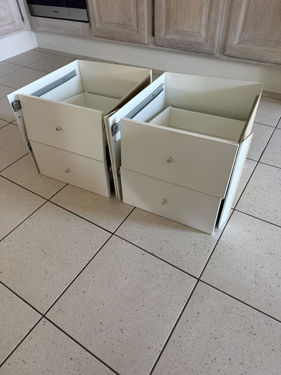 Étagères: 2x2 tiroirs Kallax IKEA – D'occasion à Romont BE par maika123