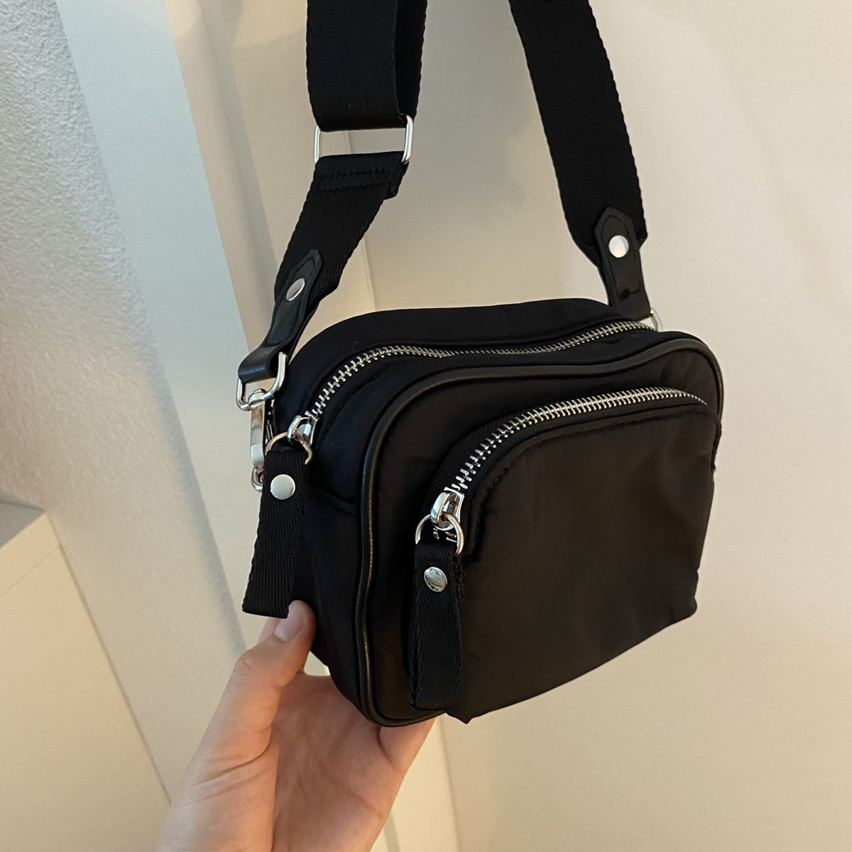 H&M Taschen für Damen: Wie neu schwarze Tasche H&M – Gebraucht aus Langenthal von vik_v5ml 2