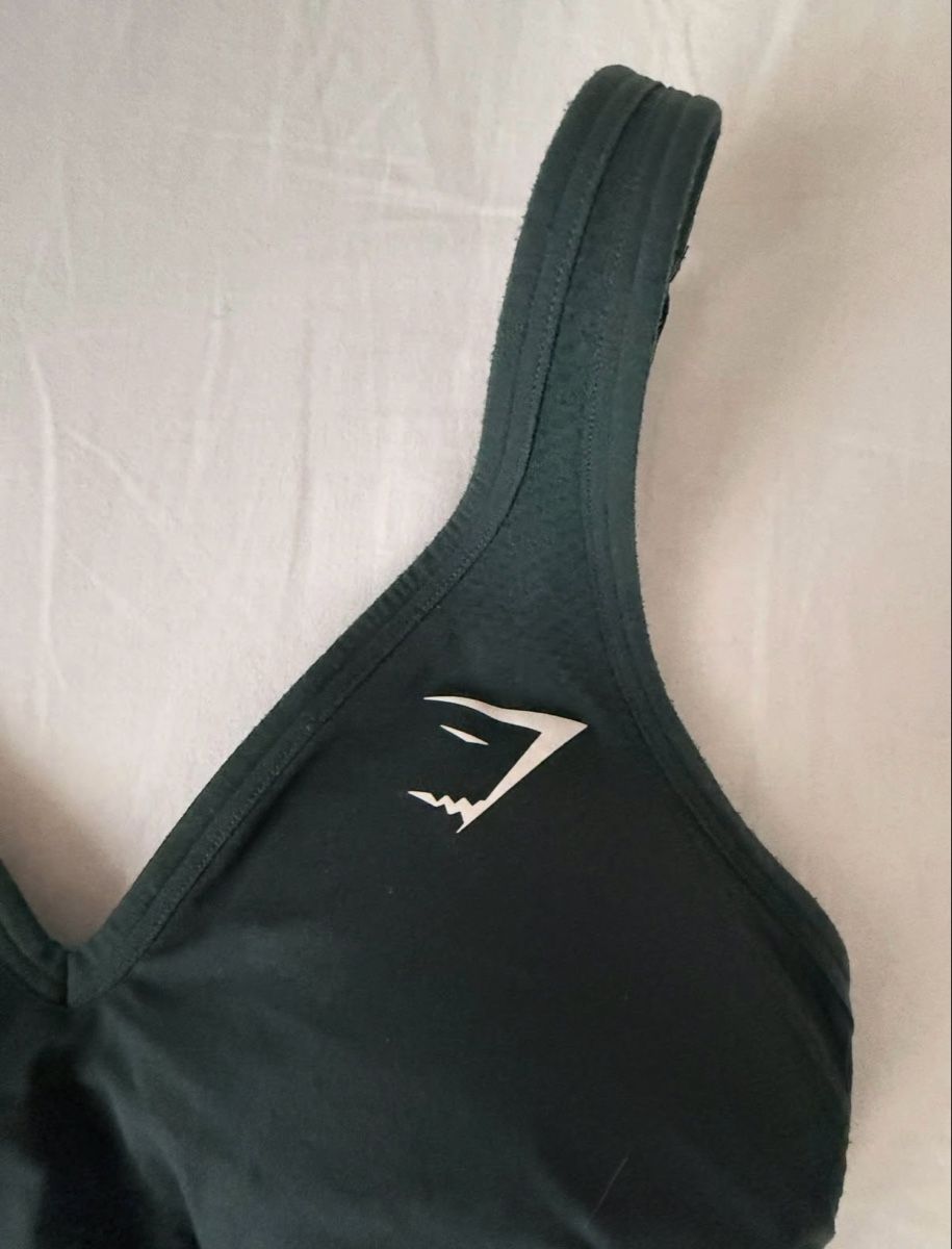 Gymshark Tops: Brassière Gymshark verte – Gebraucht aus Concise von Lae99 1