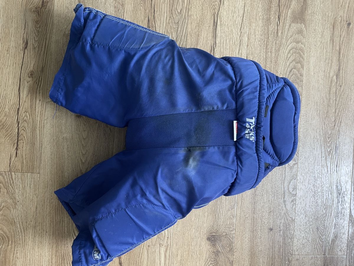 Hosen: Eishockeyhose Gr 128 – Gebraucht aus Merenschwand von szurfluh 1