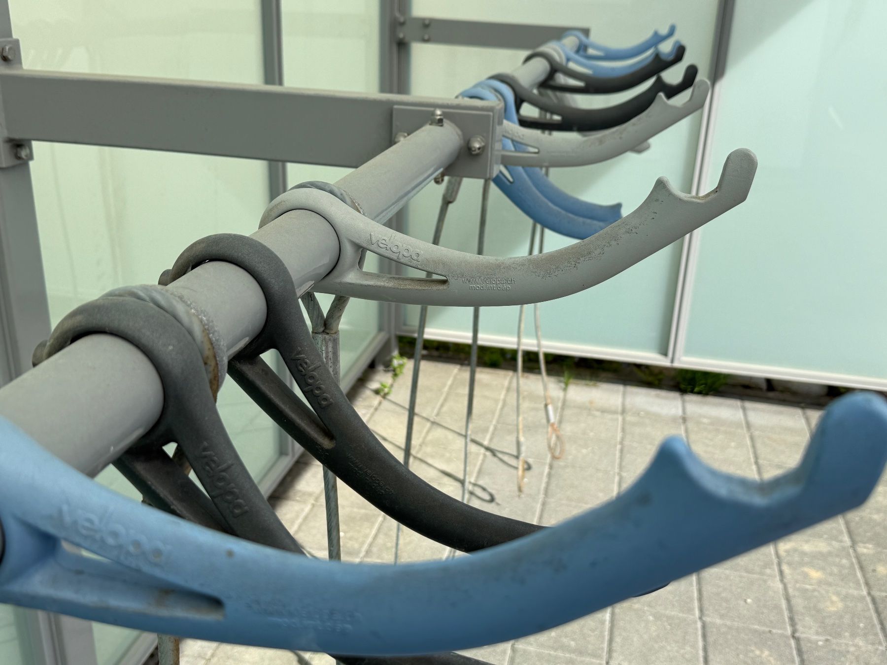 Rifugi: Velounterstand von Velopa – robust und langlebig – Usato da Diessenhofen venduto da Scaleoraider 7