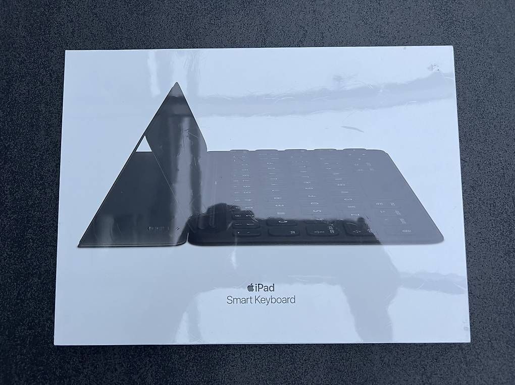 Apple Tastiere: Apple Smart Keyboard Folio Swiss NEU – Nuovo e nell'imballaggio originale da Altendorf venduto da Moto1