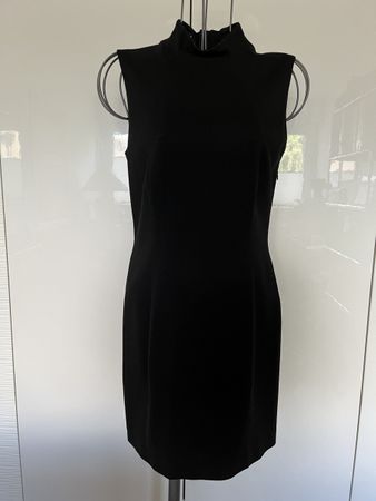 Robe noire Caractère