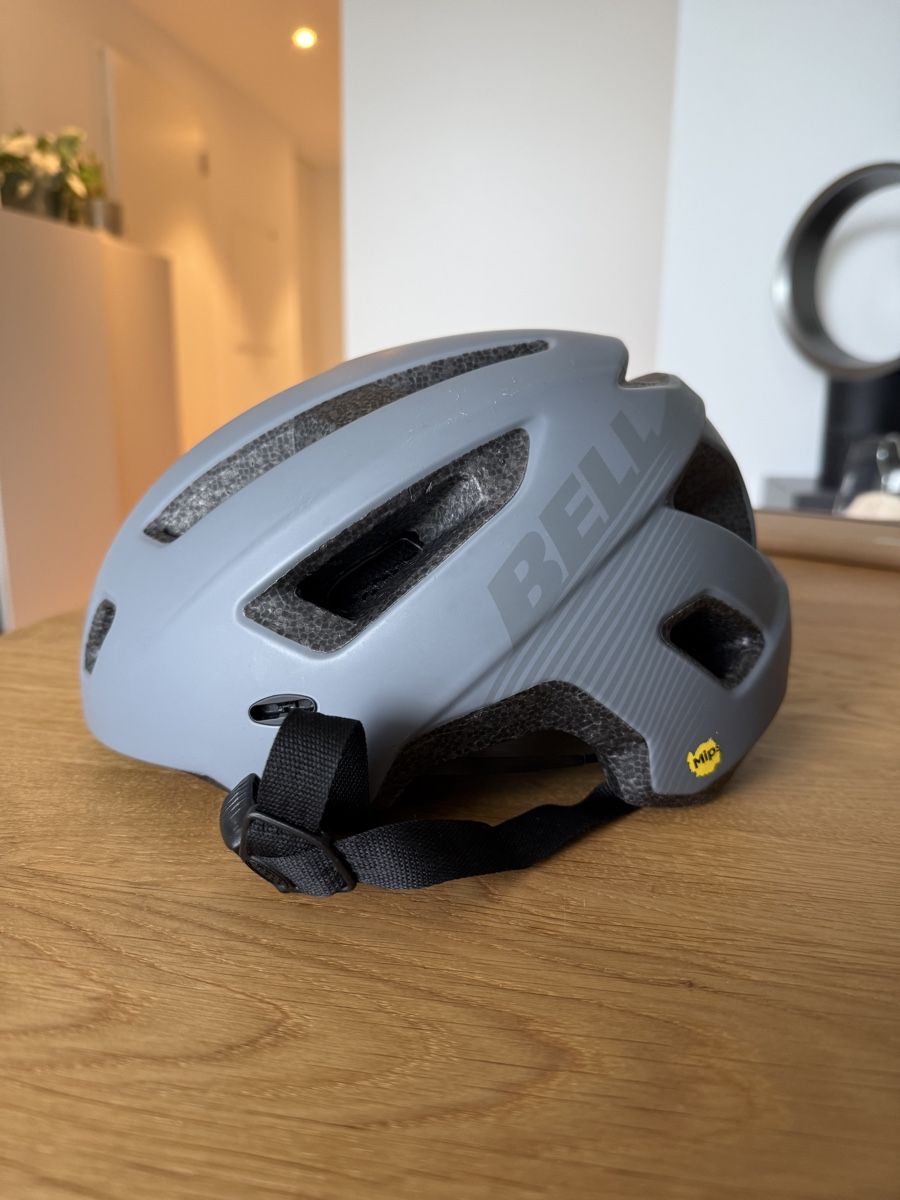 Bell Helme: Bell Fahrradhelm, Grösse M, Grau – Gebraucht aus Zürich von helloJJ 1