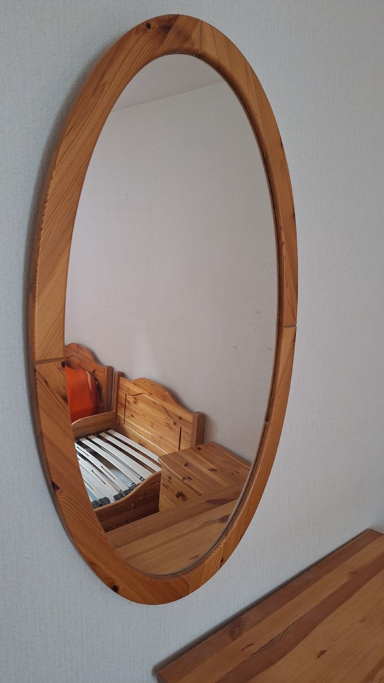Spiegel: Holz Spiegel oval, gebraucht. – Gebraucht aus St. Gallen von vygsm2007