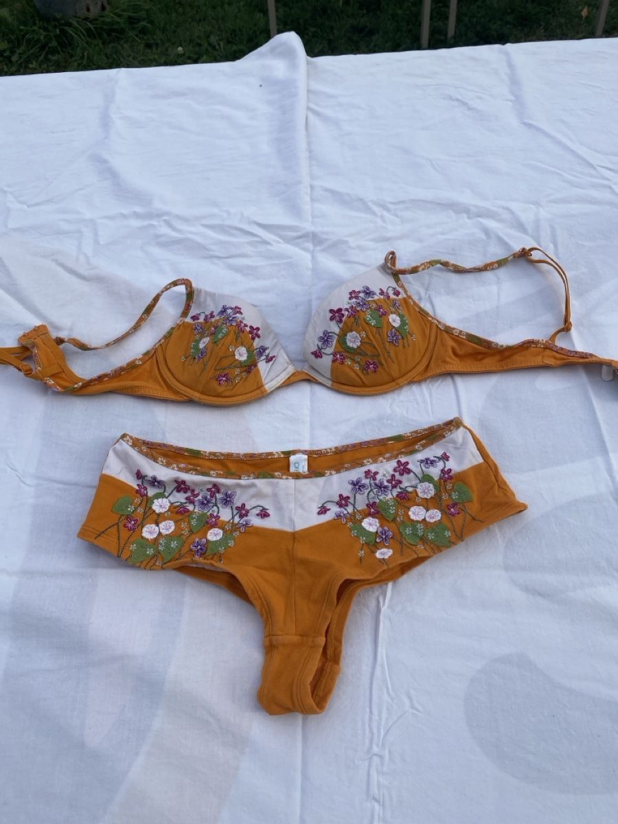 Sonstige Unterwäsche: Ensemble sous vêtements t.38 – Gebraucht aus Lonay von Ikoko