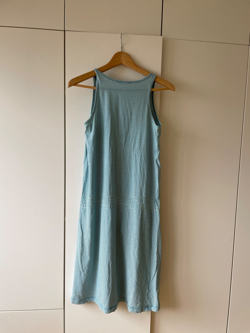 Lacoste Kleider: Robe Lacoste T36 – Gebraucht aus Grandvaux von joa_v6gj 2