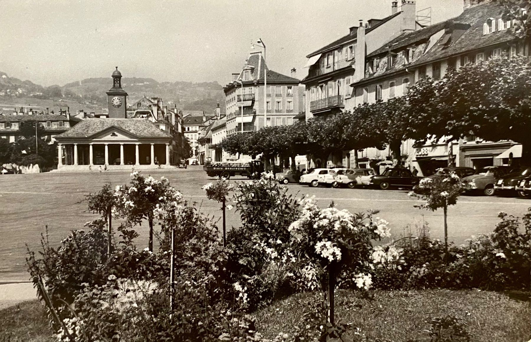 Ansichtskarten: 1962 - PLACE DE MARCHÉ - Oldtimer - Vevey – Gebraucht aus Root von ENGLAND-TREASURES 1