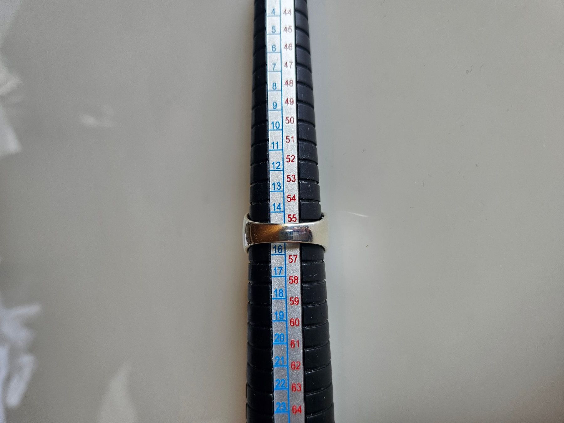 Bagues: Silberring mit schwarzem Spinel Grösse 56 – Neuf (Voir description) à Winterthur par ste_tcx5 6