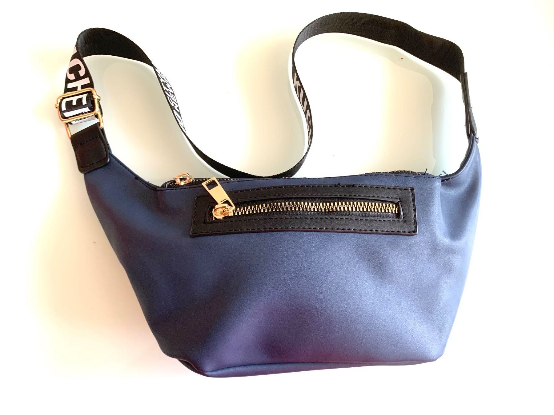Borse da donna: BAUCHTASCHE, UMHÄNGETASCHE BLAU – Nuovo e nell'imballaggio originale da Adliswil venduto da Jessik0 1