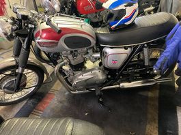 Super  Triumph Bonneville   mit  Oldtimer  Eintrag