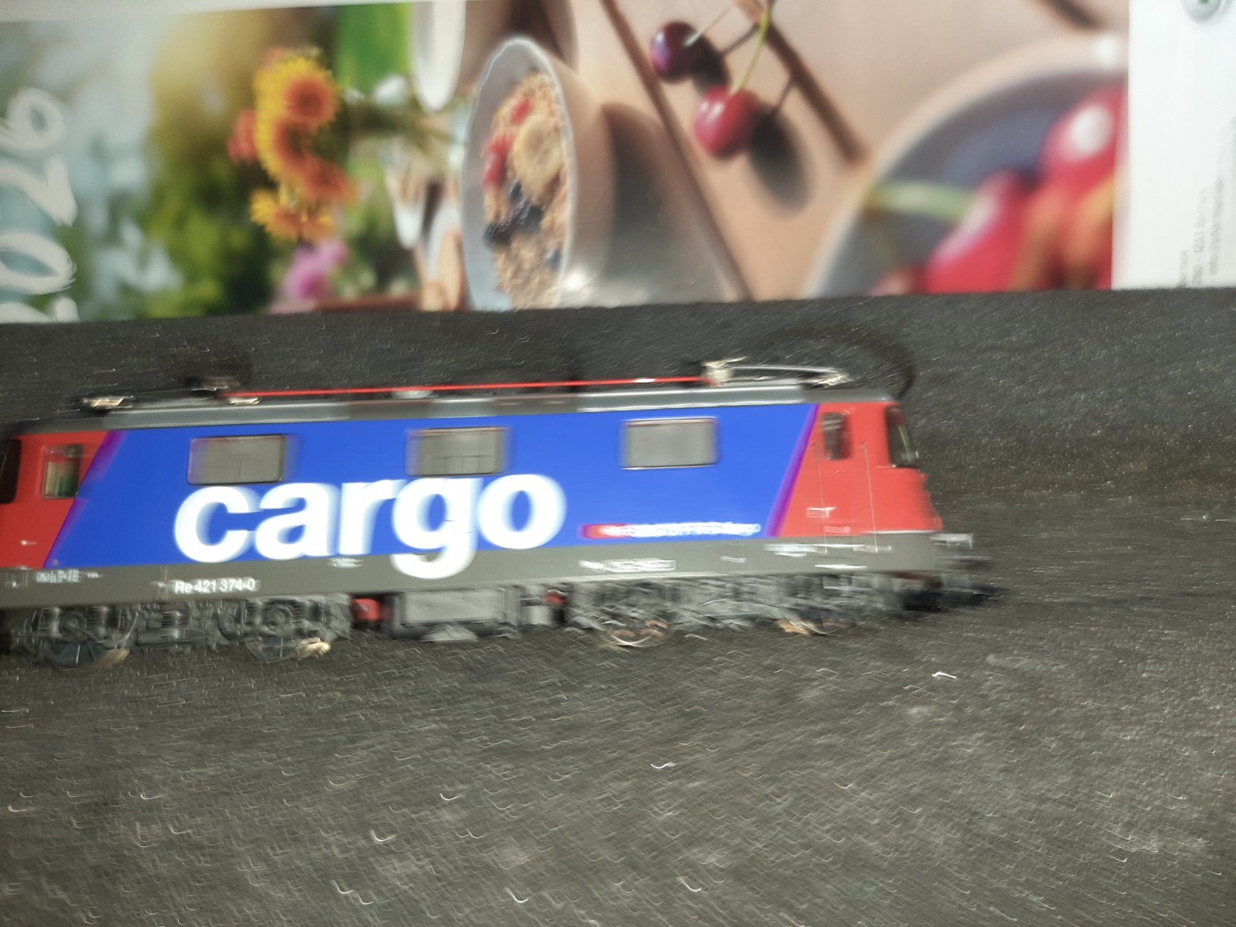 Trix Modelleisenbahnen: TRIX CFF Re 421 374-0 – Gebraucht aus Avully von RIVALIS