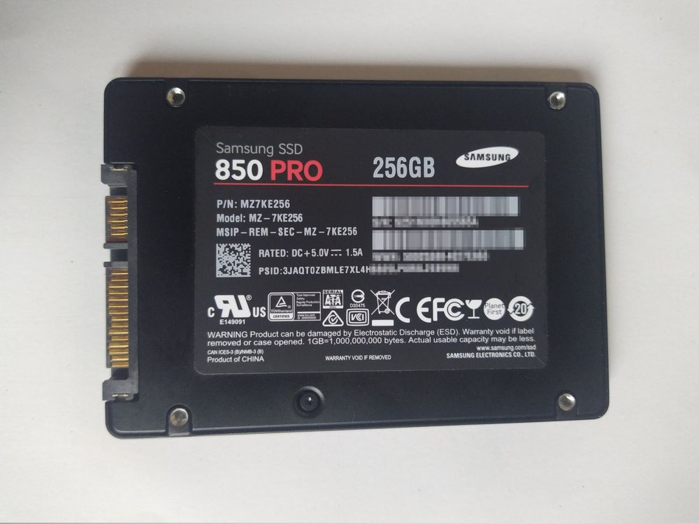 Samsung Dischi rigidi: Samsung 850 PRO 250 GB SSD MZ-7KE256 – Usato da Niederwil AG venduto da red.santa 1
