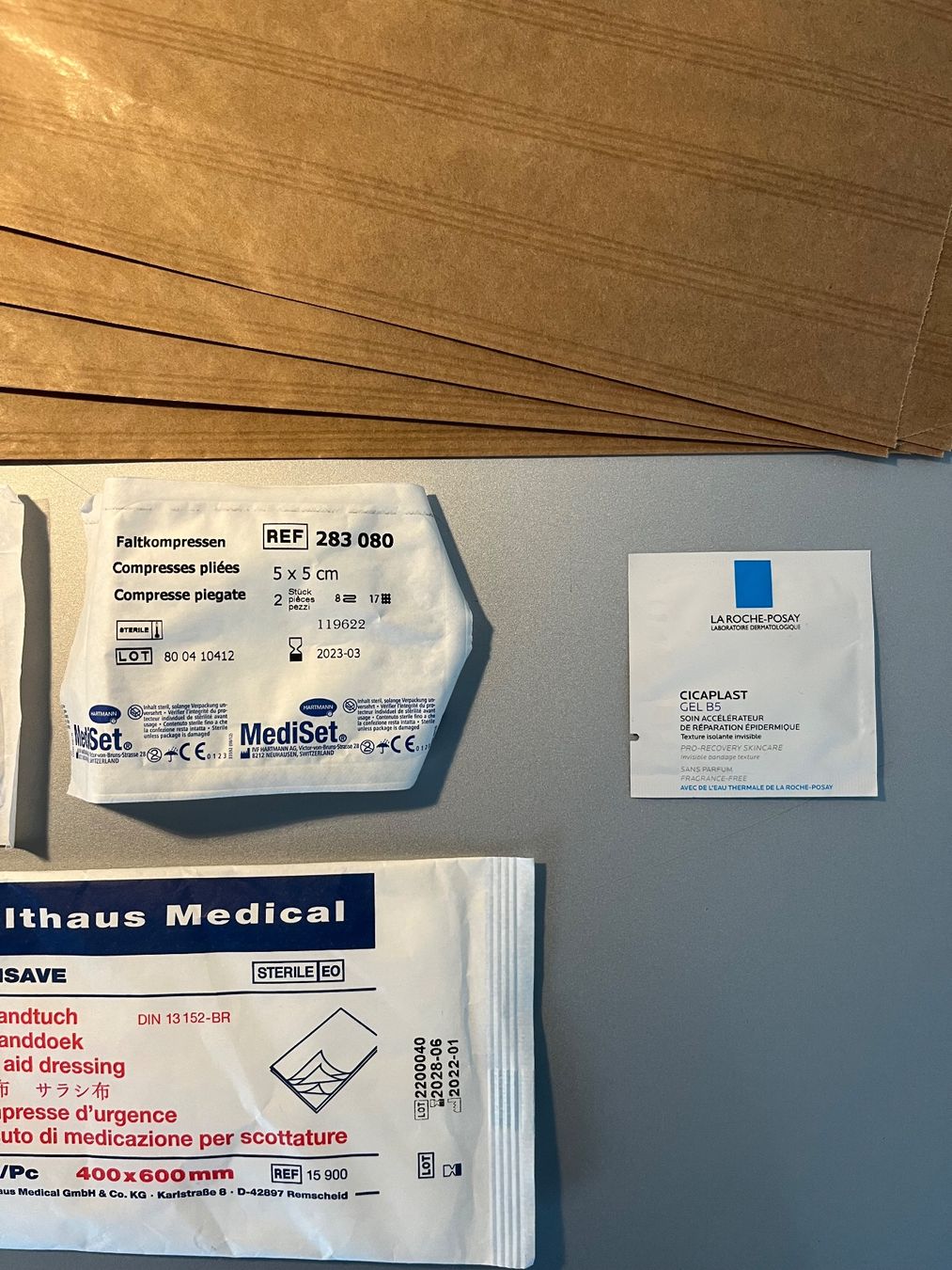 Kit di pronto soccorso: Div. Verbandsmaterial + Rettungsdecke Neu – Nuovo (secondo la descrizione) da Unterägeri venduto da flu_zp5d 3