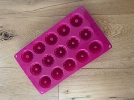 Silikonform für mini Gugelhupfs oder Eiswürfel, wie neu!
