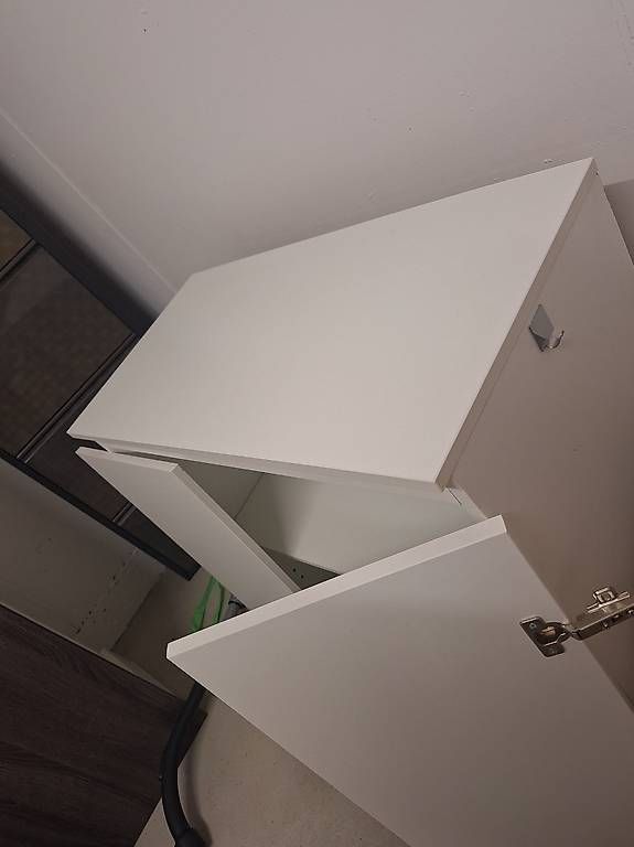 Armoires: Weisser Schrank – D'occasion à Gutenswil par nao_txr5