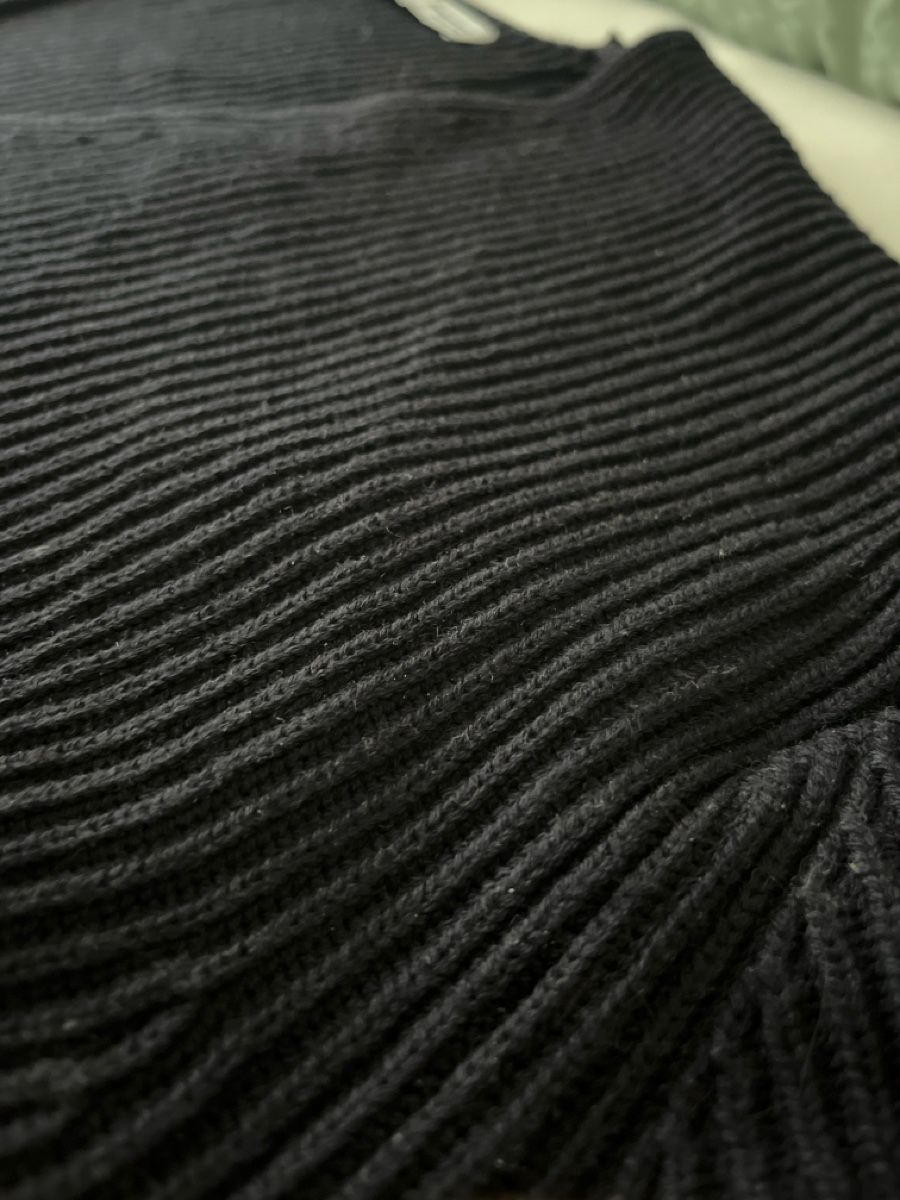 Zara Maglioni & Felpe: Schwarzer Zara Oversize Pullover , Grösse M – Usato da Emmenbrücke venduto da zak_5wtm 1
