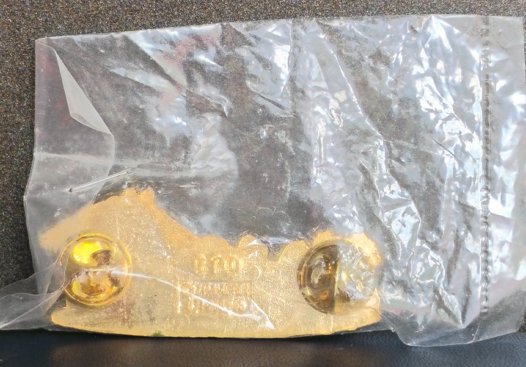 Placchette & Badge: Schweizer Gotthard-Postkutsche, emaillierter Doppelpin – Nuovo e nell'imballaggio originale da Zürich venduto da Tanteemma369 1