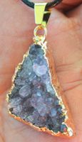 Halskette D-419 – Amethyst Cluster mit goldener Fassung
