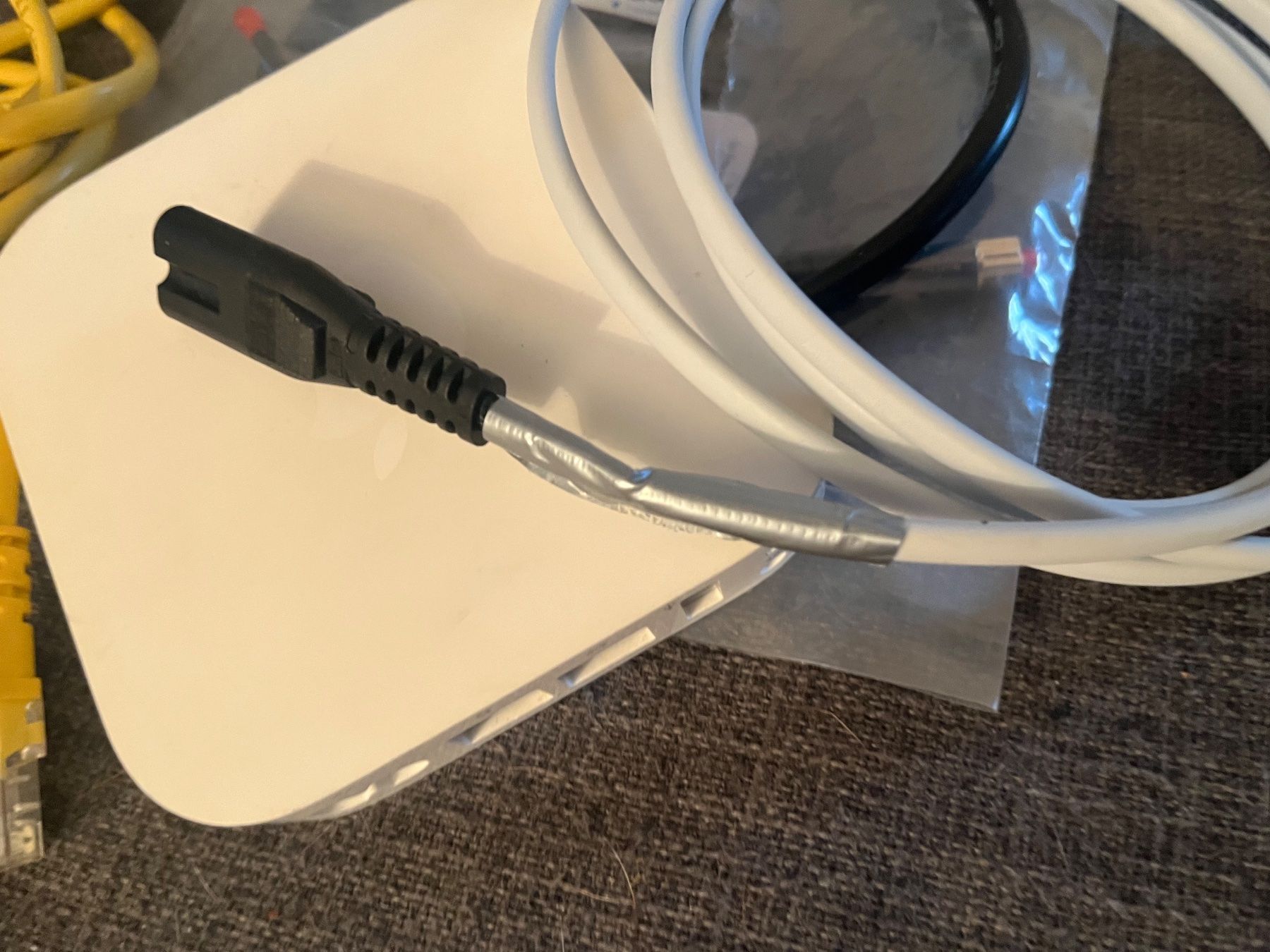 Apple Modem & Router: AirPort Express 2 – Usato da Chiasso venduto da fairy81 2