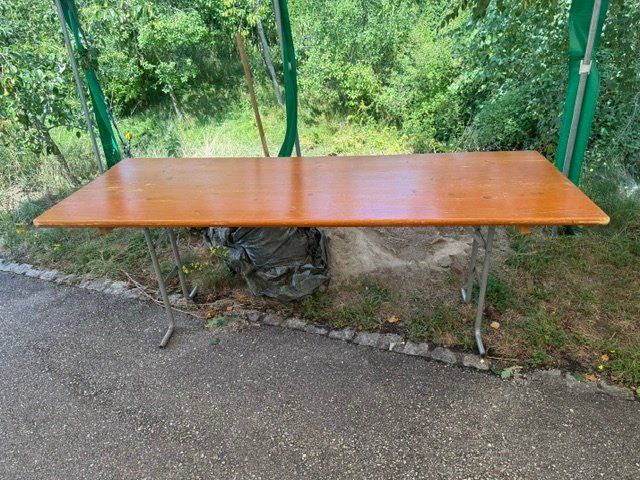 Set di tavolo e panche: Festbankgarnitur, Holz, gebraucht – Usato da Pfaffnau venduto da Gerry1503 2