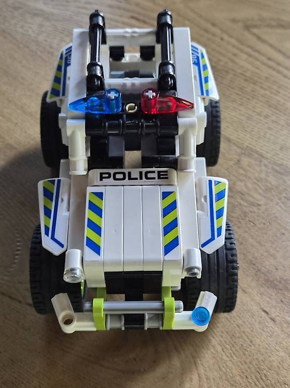 Kit di costruzioni: Lego Technic Policecar – Usato da Heiligenschwendi venduto da Lotusse-hair 1