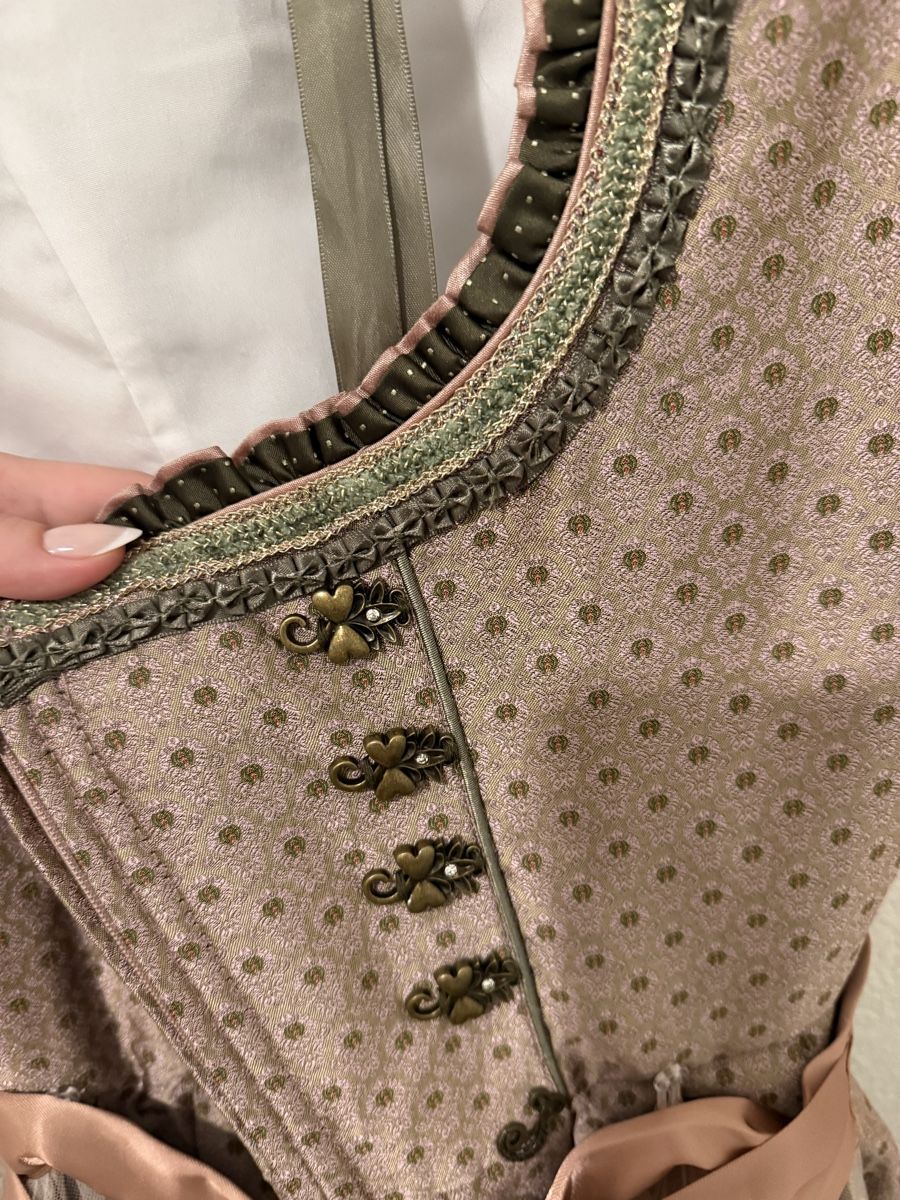Krüger Kleider: Krüger Dirndl 44 – Gebraucht aus Adliswil von Laur2000 2