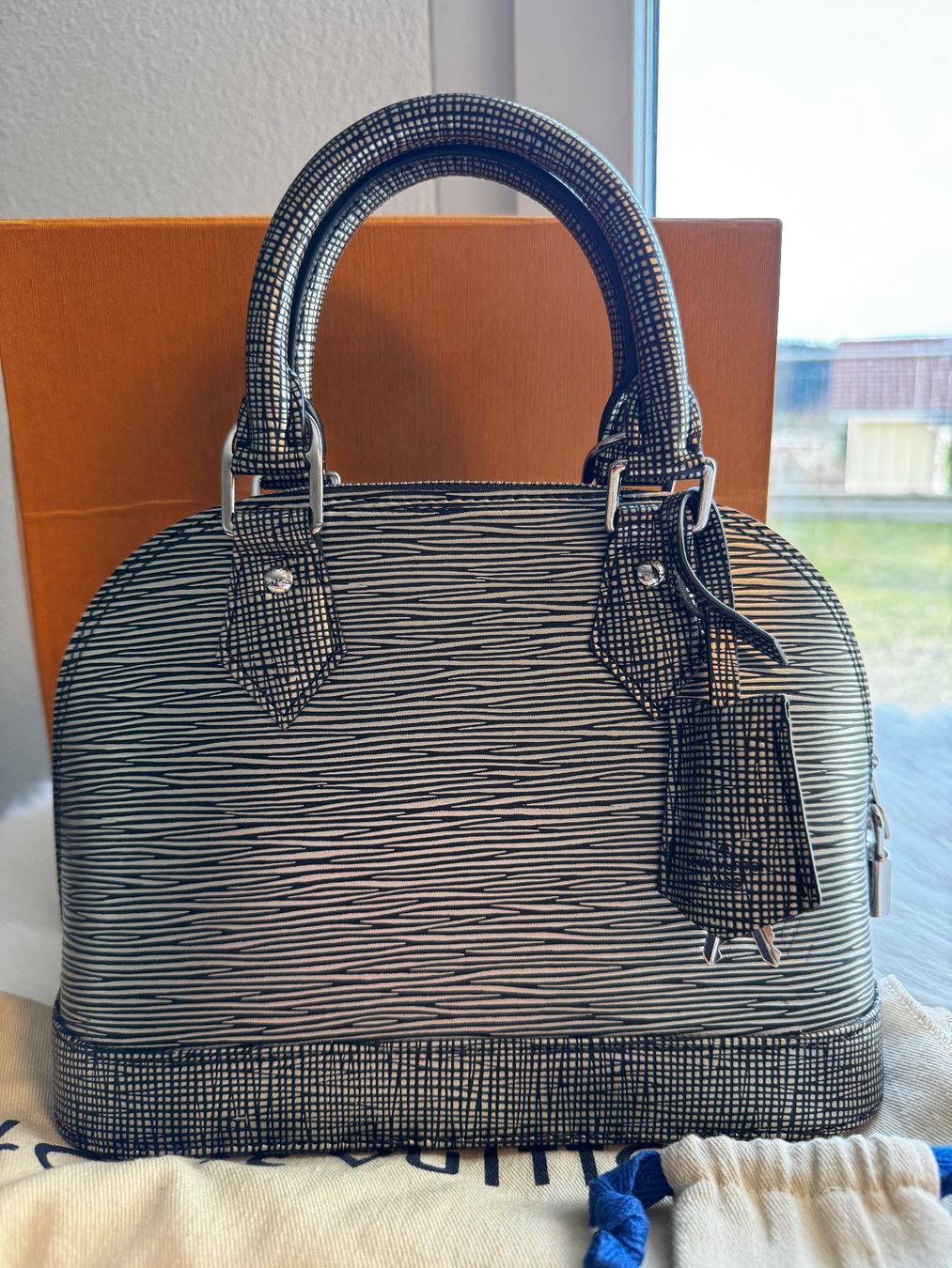 Sacs femmes: Louis Vuitton Alma bb – D'occasion à Grossdietwil par RSW032 1