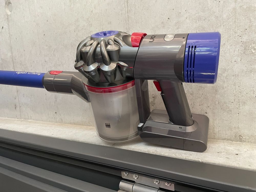 Dyson v7 fluffy Problem mit dem Akku Kaufen auf Ricardo