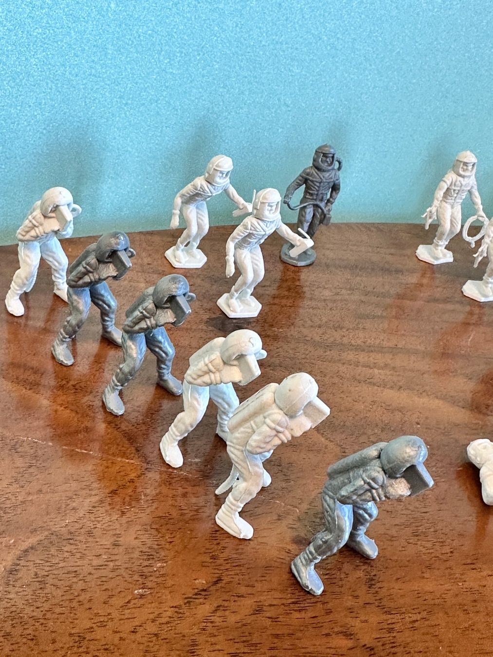 Kit di modellismo & Modellini statici: Astronauten-Figuren ca. 30 Stck. – Usato da Seuzach venduto da Jage 1