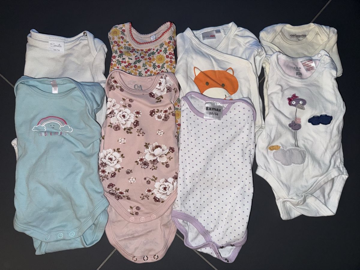 Lotti & Set di vestiti: Lot de 8 bodys T50/56 – Usato da Saulcy venduto da lanah31