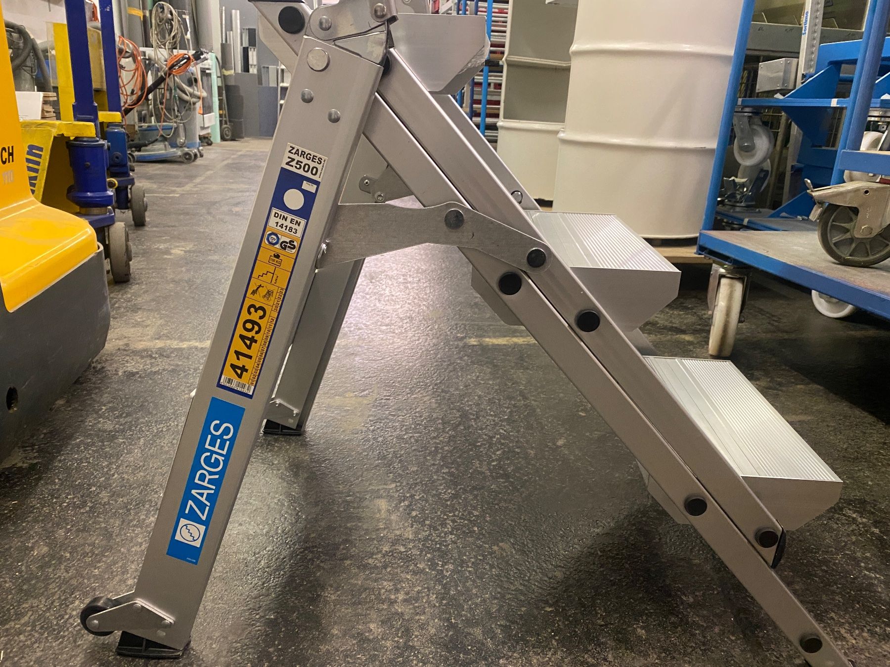 Zarges Scale: Zarges Trittleiter Plazastep P ab 1.- – Nuovo e nell'imballaggio originale da Wabern venduto da HK-Design 3