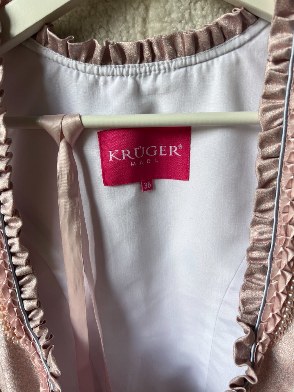 Costumi: Dirndl Krüger Madl rosa Grösse 34/36 – Nuovo (secondo la descrizione) da Wald ZH venduto da sarasv 2